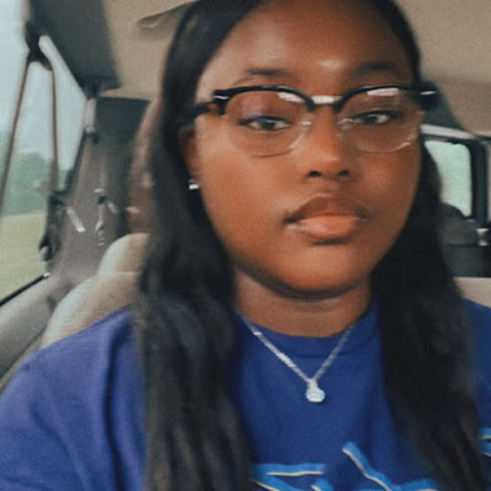 Meet your Posher, Karmyla